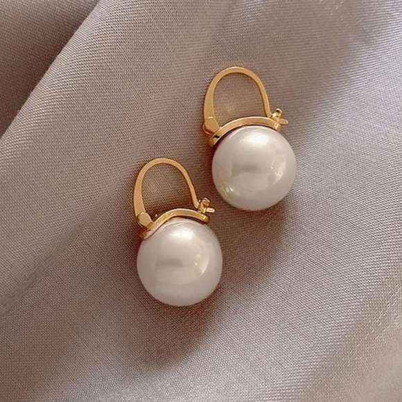 chichigems Jewelry - Classic White Pearl Pearlcore Drop Earrings NEW